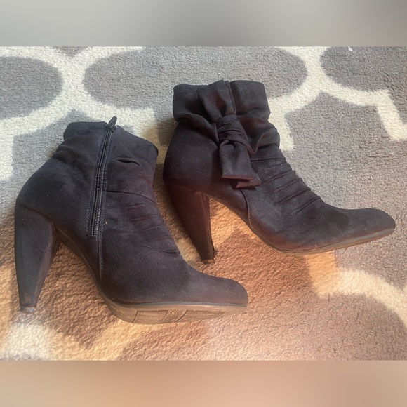 Mossimo Heeled Ankle Booties - Picture 3 of 12